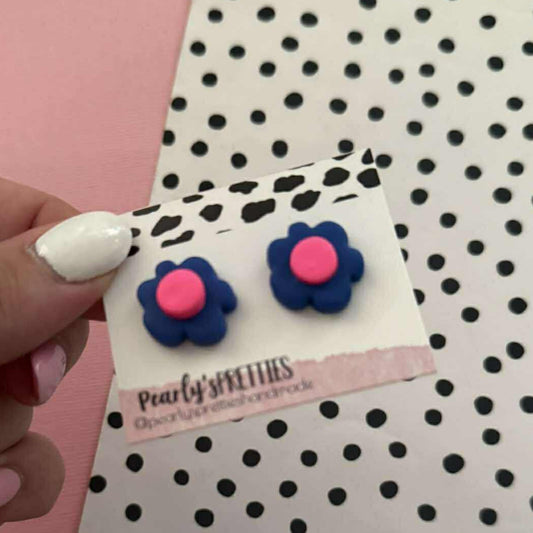 Daisy Daze small flower stud- Blue/Fluro pink