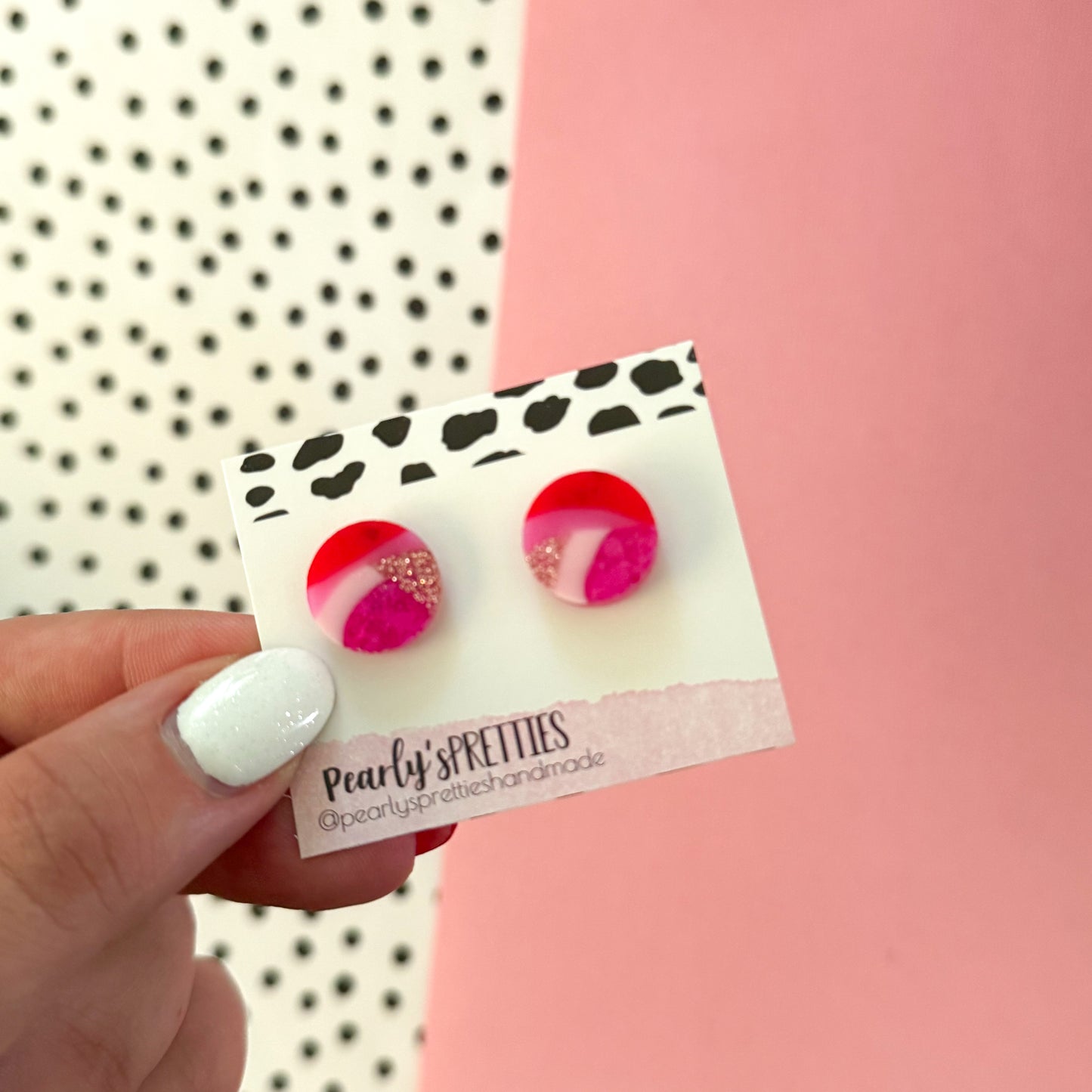 Small circle stud earrings-  Love Struck S08